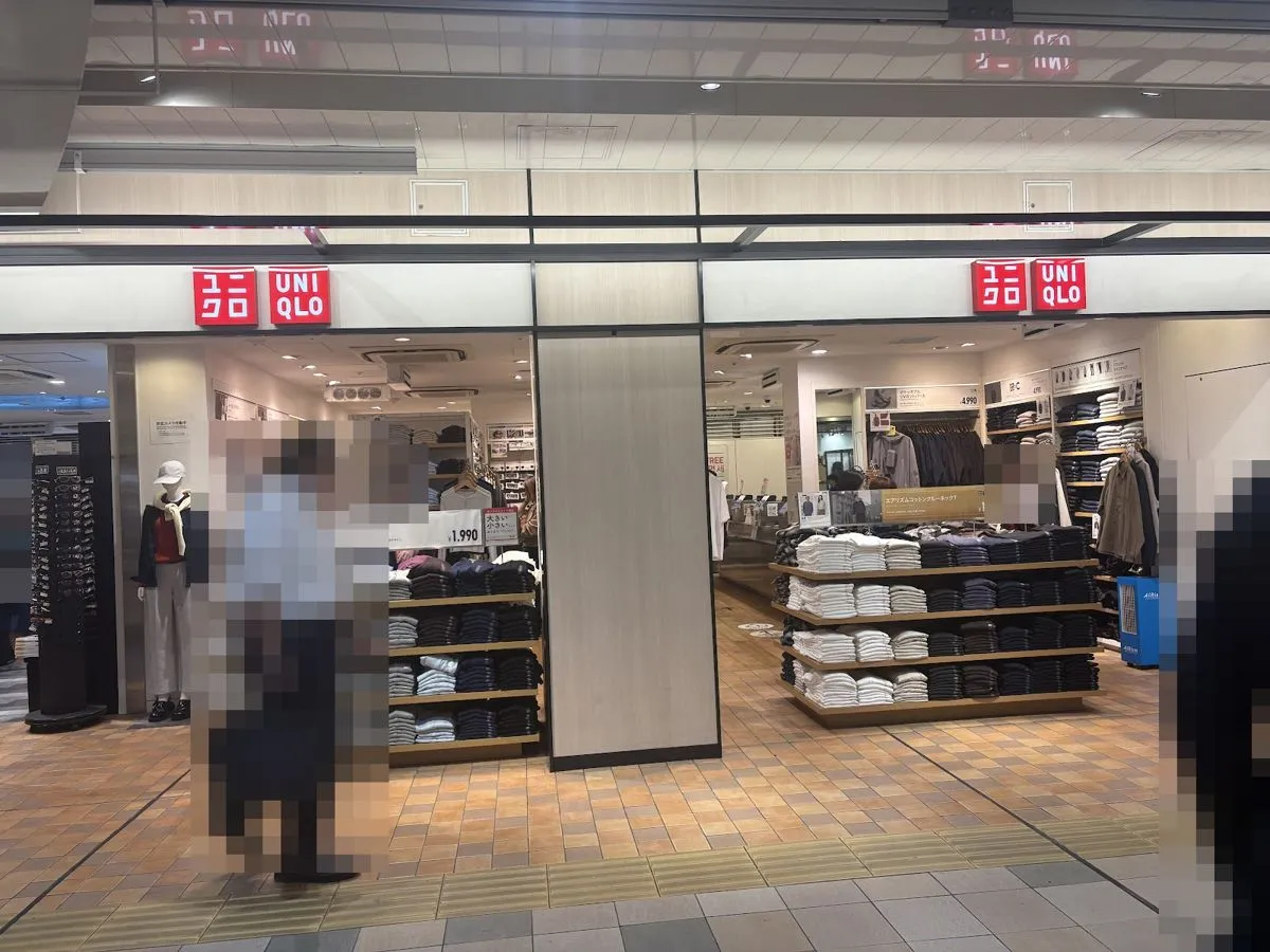 品川駅構内のユニクロ