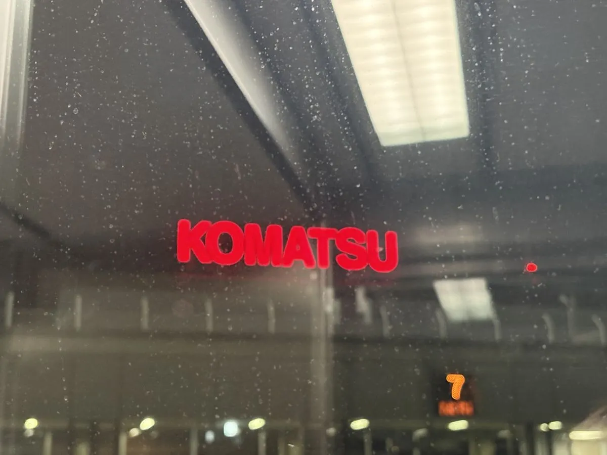 小松空港のKOMATSUの文字